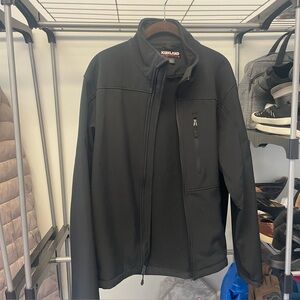 Kirkland Signature Men's Performance Jacket in Black size medium. EUC